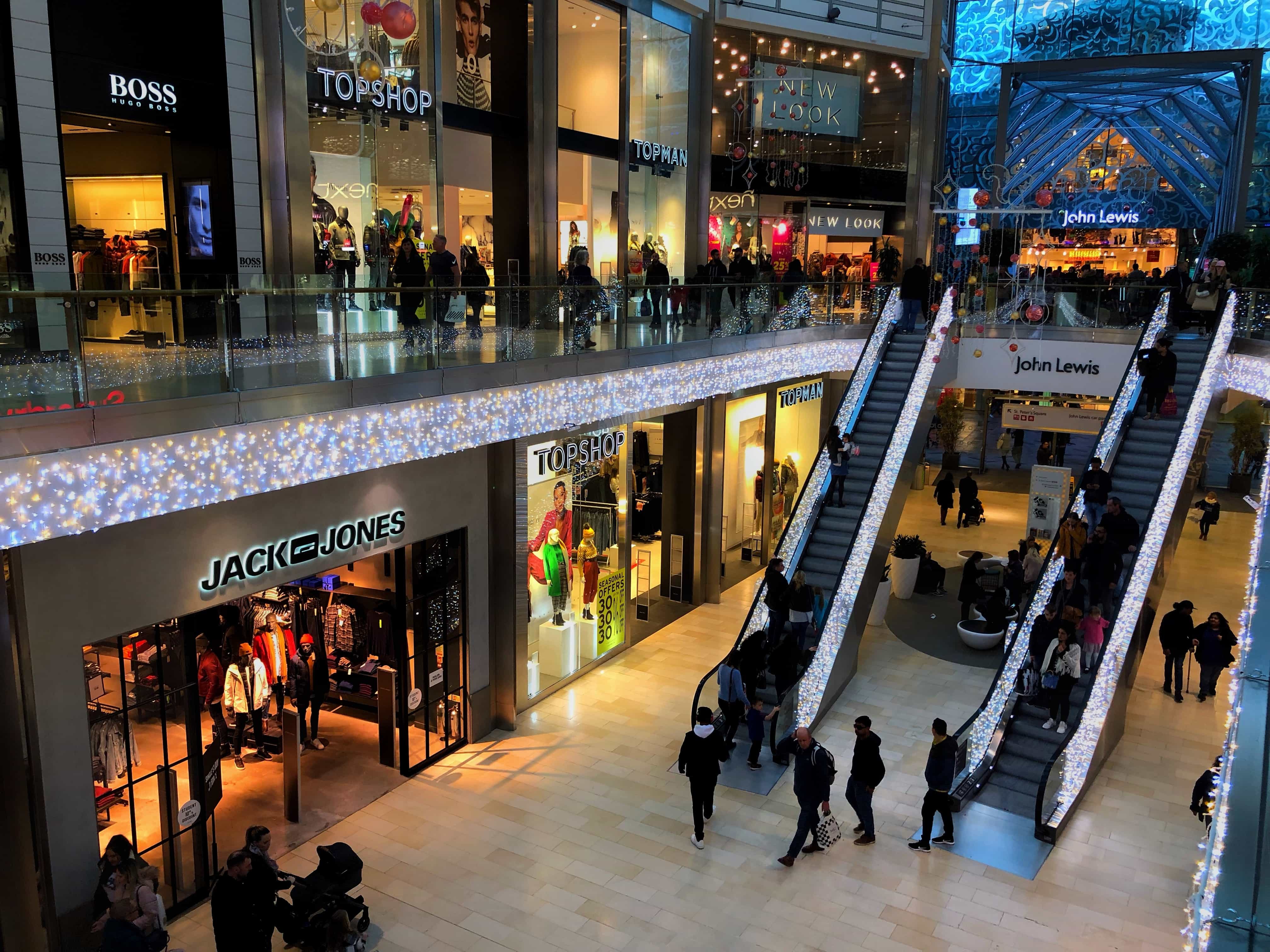 Mall перевод. Торговые центры Москвы для шопинга. Торговые центры в Дубае для шопинга названия. Shopping area. Dubai Mall Black Friday.